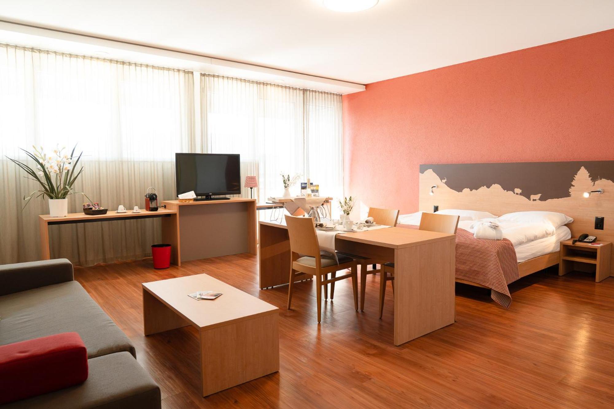 Swissever Hotel Zug Steinhausen Quarto foto